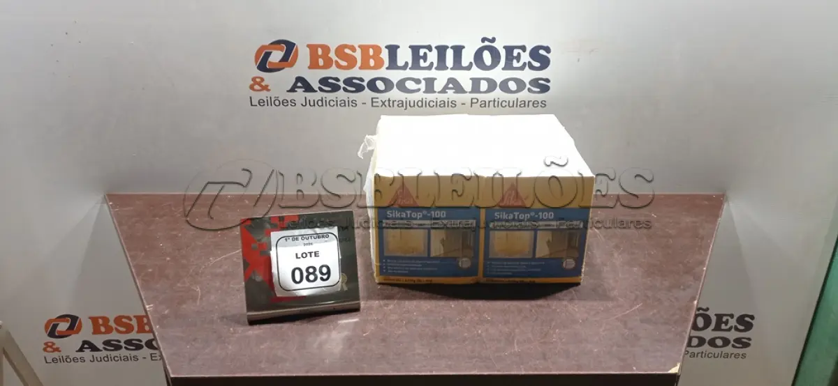 LOTE 089 - 04 CAIXAS DE REVESTIMENTO IMPERMEABILIZANTE SEMI-FLEXIVEL DE 4KG CADA MARCA SIKA. (NO ESTADO) ATENÇÃO! FAZER A VISITAÇÃO ANTES DE ARREMATAR, NÃO SABEMOS SE FUNCIONA, LEILÃO NÃO TEM GARANTIA E NEM DEVOLUÇÃO, SUJEITO A POSSÍVEIS AVARIAS VISÍVEIS/OCULTAS E/OU AUSÊNCIA DE COMPONENTES.