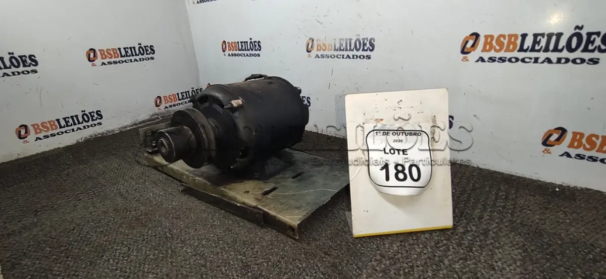 LOTE 180 - 01 MOTOR ELÉTRICO MODELO 56-RC-6754 DE 3/4CV. (NO ESTADO) ATENÇÃO! FAZER A VISITAÇÃO ANTES DE ARREMATAR, NÃO SABEMOS SE FUNCIONA, LEILÃO NÃO TEM GARANTIA E NEM DEVOLUÇÃO, SUJEITO A POSSÍVEIS AVARIAS VISÍVEIS/OCULTAS E/OU AUSÊNCIA DE COMPONENTES.