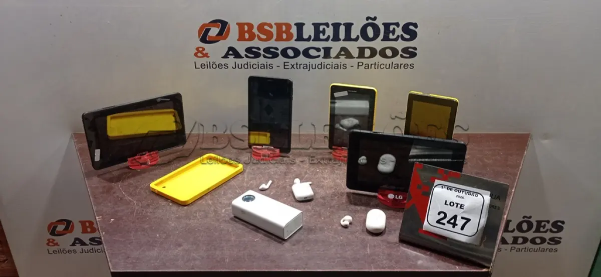 LOTE 247 - 01 POWER BANK, 01 FONE DE OUVIDO E 05 TABLETS ESCOLARES DE MARCA DIVERSAS. (NO ESTADO) ATENÇÃO! FAZER A VISITAÇÃO ANTES DE ARREMATAR, NÃO SABEMOS SE FUNCIONA, LEILÃO NÃO TEM GARANTIA E NEM DEVOLUÇÃO, SUJEITO A POSSÍVEIS AVARIAS VISÍVEIS/OCULTAS E/OU AUSÊNCIA DE COMPONENTES.