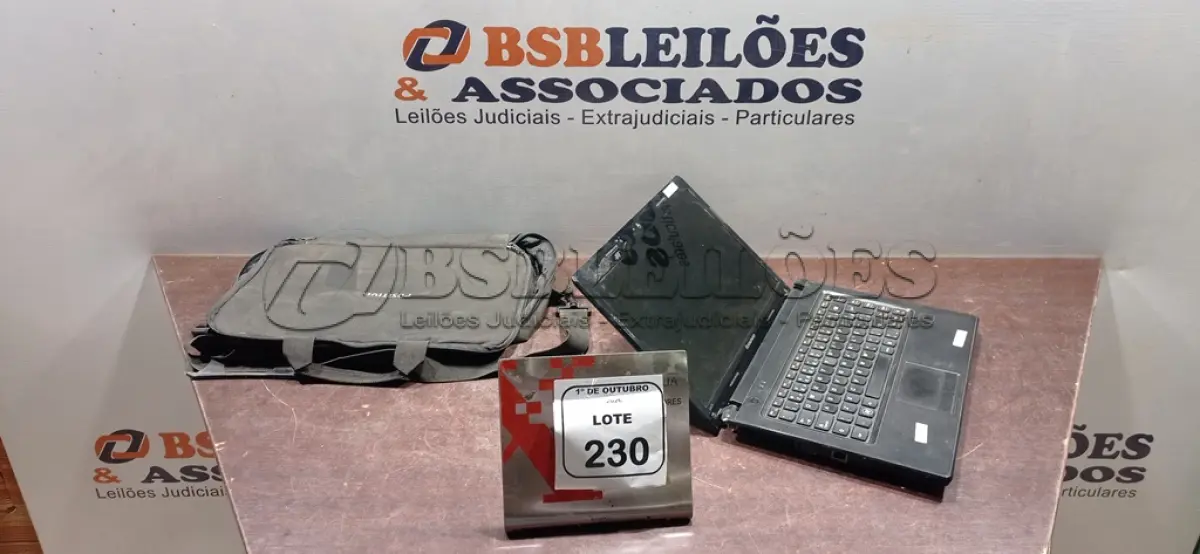 LOTE 230 - 01 NOTEBOOK MARCA LENOVO COM BOLSA SEM FONTE. (NO ESTADO) ATENÇÃO! FAZER A VISITAÇÃO ANTES DE ARREMATAR, NÃO SABEMOS SE FUNCIONA, LEILÃO NÃO TEM GARANTIA E NEM DEVOLUÇÃO, SUJEITO A POSSÍVEIS AVARIAS VISÍVEIS/OCULTAS E/OU AUSÊNCIA DE COMPONENTES.