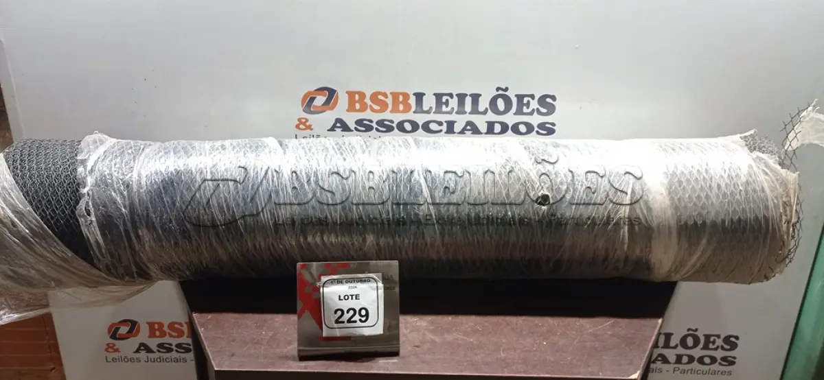 LOTE 229 - 01 TELA PVC PARA VIVEIRO DE 1,00X50M. (NO ESTADO) ATENÇÃO! FAZER A VISITAÇÃO ANTES DE ARREMATAR, NÃO SABEMOS SE FUNCIONA, LEILÃO NÃO TEM GARANTIA E NEM DEVOLUÇÃO, SUJEITO A POSSÍVEIS AVARIAS VISÍVEIS/OCULTAS E/OU AUSÊNCIA DE COMPONENTES.
