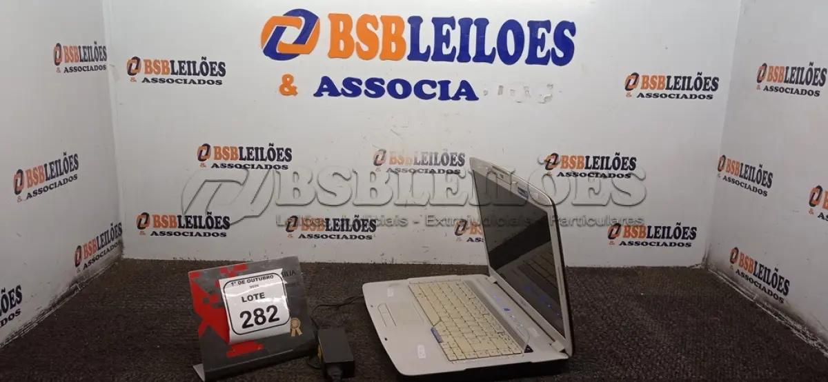 LOTE 282 - 01 NOTEBOOK MARCA ACER COM FONTE. (NO ESTADO) ATENÇÃO! FAZER A VISITAÇÃO ANTES DE ARREMATAR, NÃO SABEMOS SE FUNCIONA, LEILÃO NÃO TEM GARANTIA E NEM DEVOLUÇÃO, SUJEITO A POSSÍVEIS AVARIAS VISÍVEIS/OCULTAS E/OU AUSÊNCIA DE COMPONENTES.