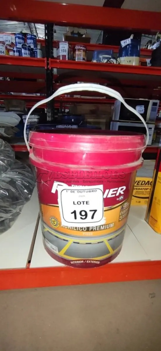 LOTE 197 - 01 BALDE DE TINTA DE PISOS ACRÍLICO PREMIUM 18L NA COR VERMELHO SEGURANÇA FOSCO MARCA RENNER.  (NO ESTADO) ATENÇÃO! FAZER A VISITAÇÃO ANTES DE ARREMATAR, NÃO SABEMOS SE FUNCIONA, LEILÃO NÃO TEM GARANTIA E NEM DEVOLUÇÃO, SUJEITO A POSSÍVEIS AVARIAS VISÍVEIS/OCULTAS E/OU AUSÊNCIA DE COMPONENTES.