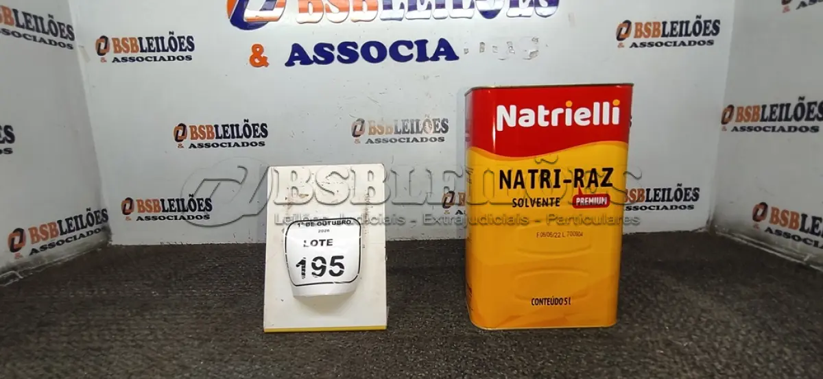 LOTE 195 - 01 LATA DE SOLVENTE NATRI-RAZ PREMIUM DE 5L MARCA NATRIELLI. (NO ESTADO) ATENÇÃO! FAZER A VISITAÇÃO ANTES DE ARREMATAR, NÃO SABEMOS SE FUNCIONA, LEILÃO NÃO TEM GARANTIA E NEM DEVOLUÇÃO, SUJEITO A POSSÍVEIS AVARIAS VISÍVEIS/OCULTAS E/OU AUSÊNCIA DE COMPONENTES.