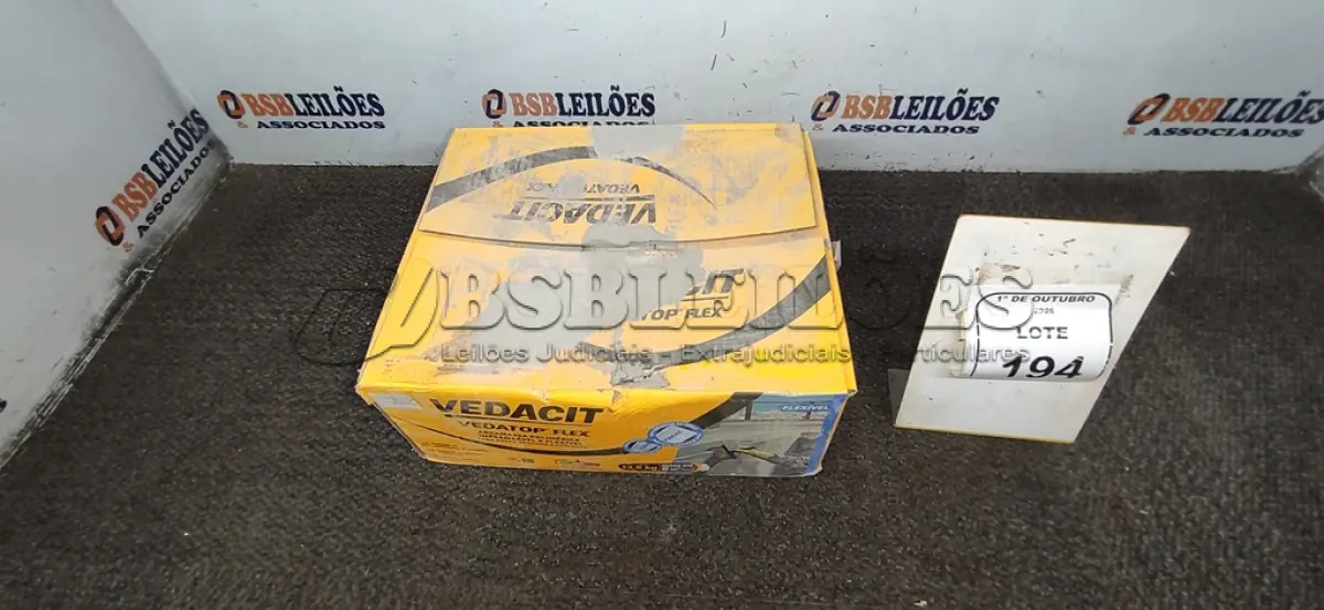 LOTE 194 - 01 CAIXA COM 13,5KG DE ARGAMASSA POLIMÉRICA IMPERMEÁVEL E FLEXÍVEL MARCA VEDACIT. (NO ESTADO) ATENÇÃO! FAZER A VISITAÇÃO ANTES DE ARREMATAR, NÃO SABEMOS SE FUNCIONA, LEILÃO NÃO TEM GARANTIA E NEM DEVOLUÇÃO, SUJEITO A POSSÍVEIS AVARIAS VISÍVEIS/OCULTAS E/OU AUSÊNCIA DE COMPONENTES.