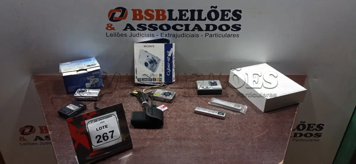 LOTE 267 - 02 CÂMERAS DIGITAIS E 03 GRAVADORES DE VOZ. (NO ESTADO) ATENÇÃO! FAZER A VISITAÇÃO ANTES DE ARREMATAR, NÃO SABEMOS SE FUNCIONA, LEILÃO NÃO TEM GARANTIA E NEM DEVOLUÇÃO, SUJEITO A POSSÍVEIS AVARIAS VISÍVEIS/OCULTAS E/OU AUSÊNCIA DE COMPONENTES.