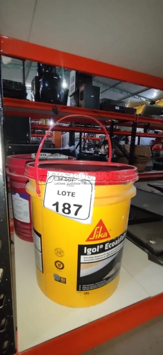 LOTE 187 - 01 BALDE DE EMULSÃO DISPERSA EM ÁGUA DE 18L MARCA SIKA. (NO ESTADO) ATENÇÃO! FAZER A VISITAÇÃO ANTES DE ARREMATAR, NÃO SABEMOS SE FUNCIONA, LEILÃO NÃO TEM GARANTIA E NEM DEVOLUÇÃO, SUJEITO A POSSÍVEIS AVARIAS VISÍVEIS/OCULTAS E/OU AUSÊNCIA DE COMPONENTES.