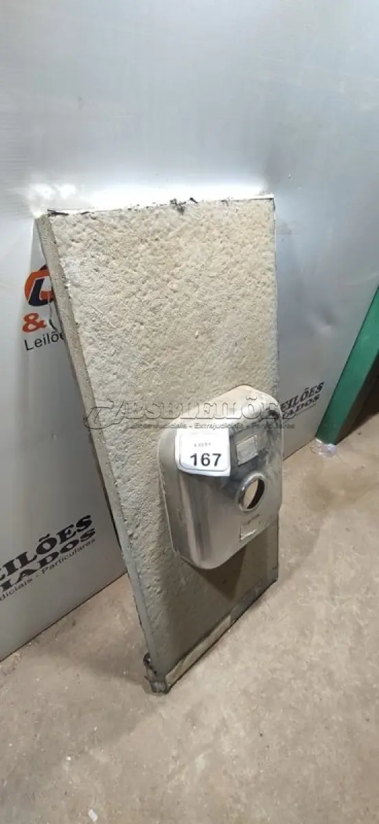 LOTE 167 - 01 PIA COM CUBA DE 0,50X1,20M. (NO ESTADO) ATENÇÃO! FAZER A VISITAÇÃO ANTES DE ARREMATAR, NÃO SABEMOS SE FUNCIONA, LEILÃO NÃO TEM GARANTIA E NEM DEVOLUÇÃO, SUJEITO A POSSÍVEIS AVARIAS VISÍVEIS/OCULTAS E/OU AUSÊNCIA DE COMPONENTES.