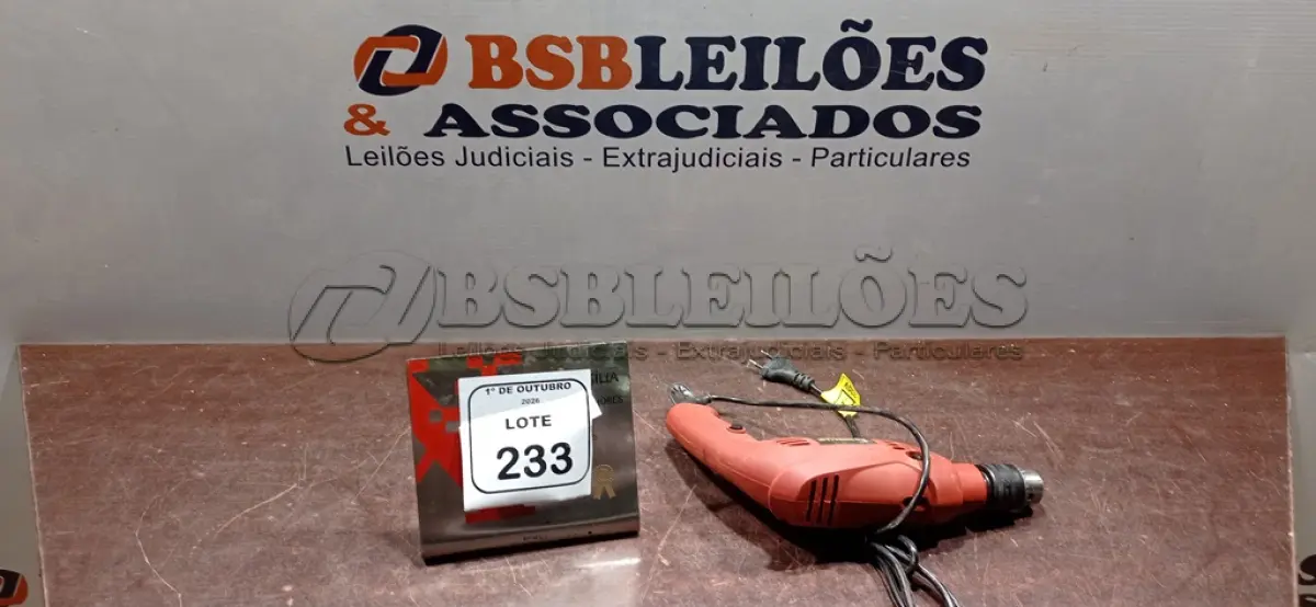 LOTE 233 - 01 FURADEIRA 220V MARCA SCHULZ. (NO ESTADO) ATENÇÃO! FAZER A VISITAÇÃO ANTES DE ARREMATAR, NÃO SABEMOS SE FUNCIONA, LEILÃO NÃO TEM GARANTIA E NEM DEVOLUÇÃO, SUJEITO A POSSÍVEIS AVARIAS VISÍVEIS/OCULTAS E/OU AUSÊNCIA DE COMPONENTES.