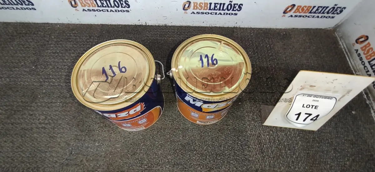 LOTE 174 - 02 LATAS DE ADESIVO DE CONTATO DE 2,80KG CADA MARCA MAZA. (NO ESTADO) ATENÇÃO! FAZER A VISITAÇÃO ANTES DE ARREMATAR, NÃO SABEMOS SE FUNCIONA, LEILÃO NÃO TEM GARANTIA E NEM DEVOLUÇÃO, SUJEITO A POSSÍVEIS AVARIAS VISÍVEIS/OCULTAS E/OU AUSÊNCIA DE COMPONENTES.