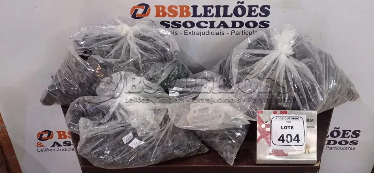 LOTE 404 - 01 LOTE COM GRANDE QUANTIDADE DE PONTEIRAS DE PLÁSTICO. (NO ESTADO) ATENÇÃO! FAZER A VISITAÇÃO ANTES DE ARREMATAR, NÃO SABEMOS SE FUNCIONA, LEILÃO NÃO TEM GARANTIA E NEM DEVOLUÇÃO, SUJEITO A POSSÍVEIS AVARIAS VISÍVEIS/OCULTAS E/OU AUSÊNCIA DE COMPONENTES.