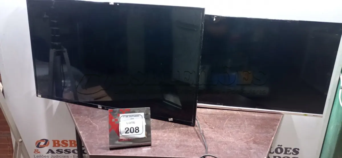 LOTE 208 - 01 TV 42’’ MARCA VIZZION E 01 TV 40’’ MARCA PHILCO PARA RETIRADA DE PEÇAS. (NO ESTADO) ATENÇÃO! FAZER A VISITAÇÃO ANTES DE ARREMATAR, NÃO SABEMOS SE FUNCIONA, LEILÃO NÃO TEM GARANTIA E NEM DEVOLUÇÃO, SUJEITO A POSSÍVEIS AVARIAS VISÍVEIS/OCULTAS E/OU AUSÊNCIA DE COMPONENTES.