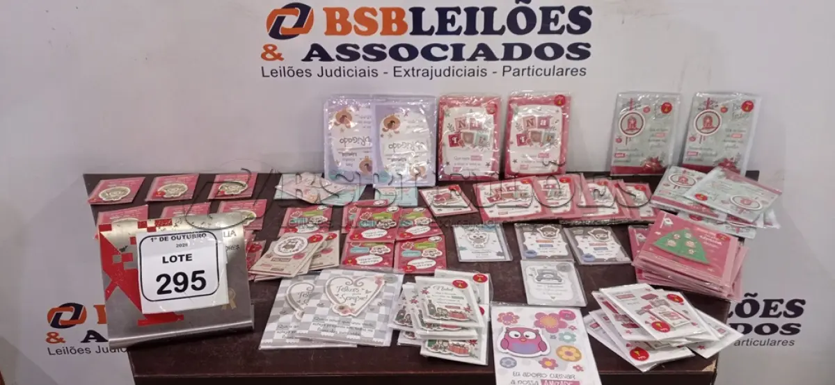 LOTE 295 - 01 LOTE COM GRANDE QUANTIDADE DE CARTÕES DE MENSAGEM. (NO ESTADO) ATENÇÃO! FAZER A VISITAÇÃO ANTES DE ARREMATAR, NÃO SABEMOS SE FUNCIONA, LEILÃO NÃO TEM GARANTIA E NEM DEVOLUÇÃO, SUJEITO A POSSÍVEIS AVARIAS VISÍVEIS/OCULTAS E/OU AUSÊNCIA DE COMPONENTES.