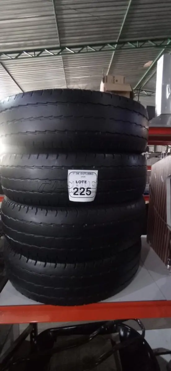 LOTE 225 - 04 PNEUS 225/75 16 USADOS. (NO ESTADO) ATENÇÃO! FAZER A VISITAÇÃO ANTES DE ARREMATAR, NÃO SABEMOS SE FUNCIONA, LEILÃO NÃO TEM GARANTIA E NEM DEVOLUÇÃO, SUJEITO A POSSÍVEIS AVARIAS VISÍVEIS/OCULTAS E/OU AUSÊNCIA DE COMPONENTES.
