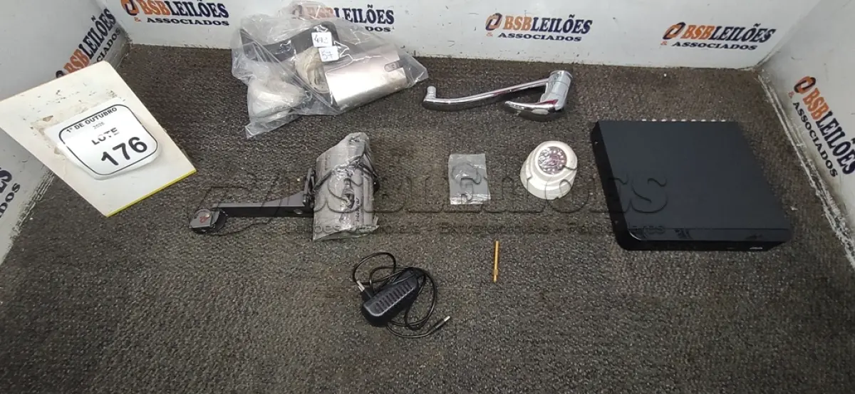 LOTE 176 - 01 DVR, 05 CÂMERAS DE SEGURANÇA E 01 TORNEIRA. (NO ESTADO) ATENÇÃO! FAZER A VISITAÇÃO ANTES DE ARREMATAR, NÃO SABEMOS SE FUNCIONA, LEILÃO NÃO TEM GARANTIA E NEM DEVOLUÇÃO, SUJEITO A POSSÍVEIS AVARIAS VISÍVEIS/OCULTAS E/OU AUSÊNCIA DE COMPONENTES.
