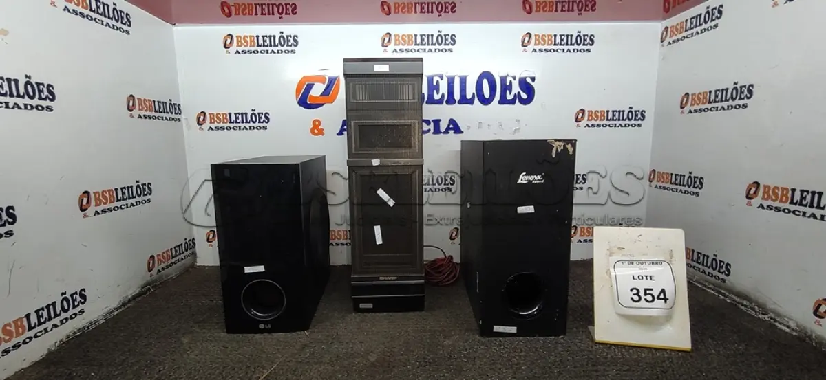 LOTE 354 - 01 CAIXA ACÚSTICA MARCA SHARP E 02 CAIXAS SUBWOOFER MARCAS LG E LENOXX. (NO ESTADO) ATENÇÃO! FAZER A VISITAÇÃO ANTES DE ARREMATAR, NÃO SABEMOS SE FUNCIONA, LEILÃO NÃO TEM GARANTIA E NEM DEVOLUÇÃO, SUJEITO A POSSÍVEIS AVARIAS VISÍVEIS/OCULTAS E/OU AUSÊNCIA DE COMPONENTES.