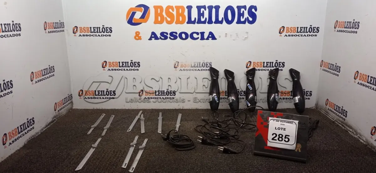 LOTE 285 - 04 FACAS ELÉTRICAS MARCA MONDIAL. (NO ESTADO) ATENÇÃO! FAZER A VISITAÇÃO ANTES DE ARREMATAR, NÃO SABEMOS SE FUNCIONA, LEILÃO NÃO TEM GARANTIA E NEM DEVOLUÇÃO, SUJEITO A POSSÍVEIS AVARIAS VISÍVEIS/OCULTAS E/OU AUSÊNCIA DE COMPONENTES.