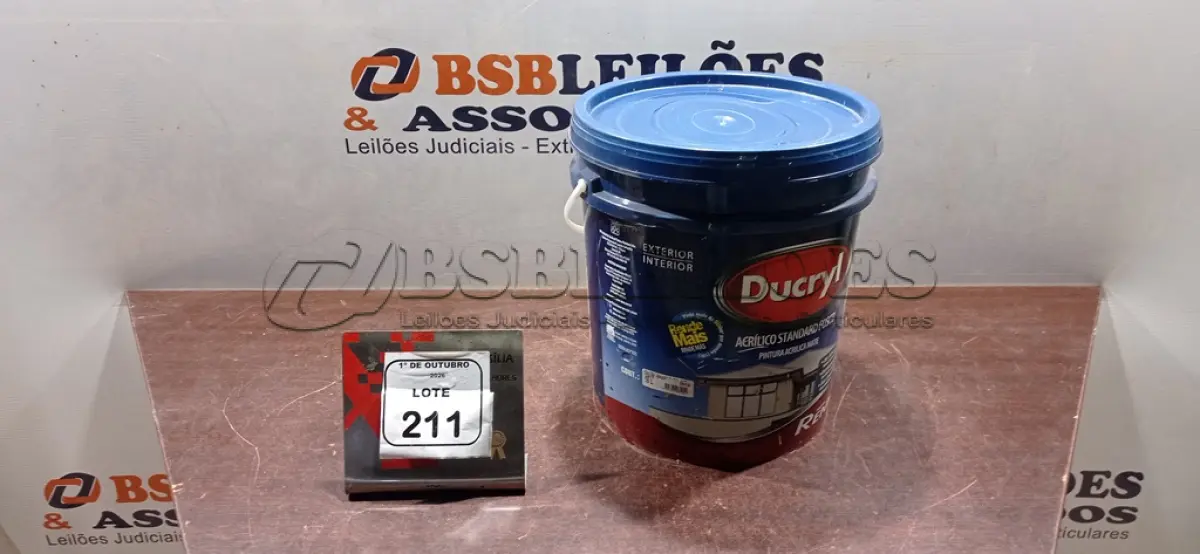 LOTE 211 - 01 BALDE DE TINTA ACRÍLICA STANDARD FOSCO DE 18L NA COR CÉU DE VERÃO FOSCO MARCA DUCRYL. (NO ESTADO) ATENÇÃO! FAZER A VISITAÇÃO ANTES DE ARREMATAR, NÃO SABEMOS SE FUNCIONA, LEILÃO NÃO TEM GARANTIA E NEM DEVOLUÇÃO, SUJEITO A POSSÍVEIS AVARIAS VISÍVEIS/OCULTAS E/OU AUSÊNCIA DE COMPONENTES.