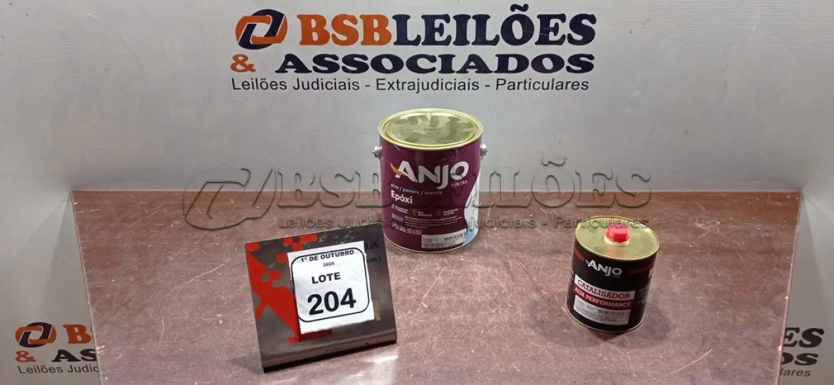LOTE 204 - 01 LATA DE EPÓXI PDA BRANCO DE 2,7L MARCA E 01 LATA DE CATALIZADOR ESM ALTA PERFORMANCE DE 900ML MARCA ANJO TINTAS. (NO ESTADO) ATENÇÃO! FAZER A VISITAÇÃO ANTES DE ARREMATAR, NÃO SABEMOS SE FUNCIONA, LEILÃO NÃO TEM GARANTIA E NEM DEVOLUÇÃO, SUJEITO A POSSÍVEIS AVARIAS VISÍVEIS/OCULTAS E/OU AUSÊNCIA DE COMPONENTES.