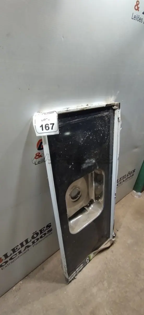 LOTE 167 - 01 PIA COM CUBA DE 0,50X1,20M. (NO ESTADO) ATENÇÃO! FAZER A VISITAÇÃO ANTES DE ARREMATAR, NÃO SABEMOS SE FUNCIONA, LEILÃO NÃO TEM GARANTIA E NEM DEVOLUÇÃO, SUJEITO A POSSÍVEIS AVARIAS VISÍVEIS/OCULTAS E/OU AUSÊNCIA DE COMPONENTES.