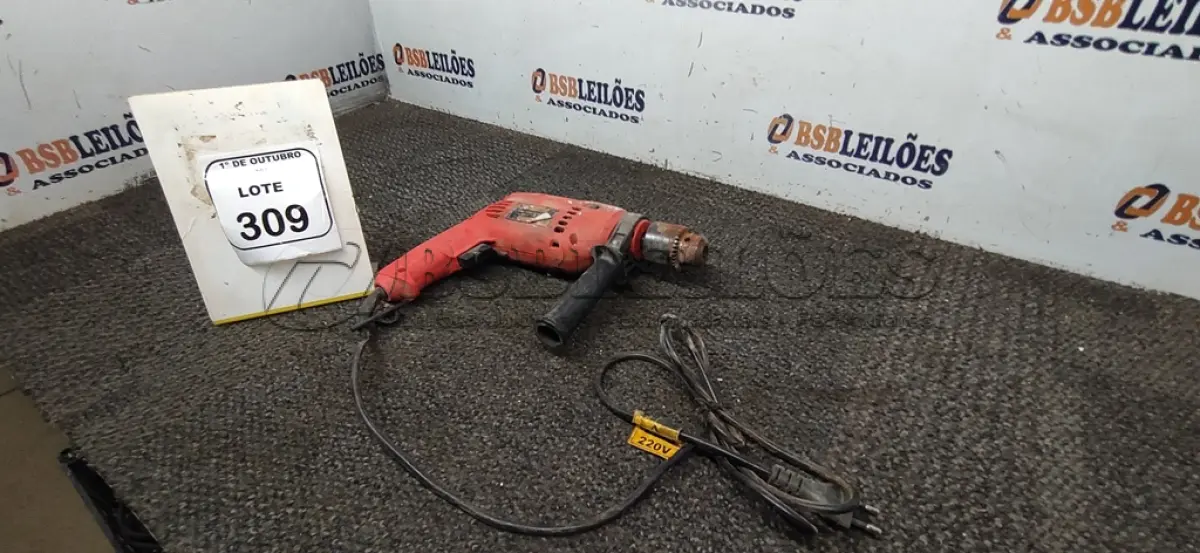 LOTE 309 - 01 FURADEIRA 220V MARCA SCHULZ. (NO ESTADO) ATENÇÃO! FAZER A VISITAÇÃO ANTES DE ARREMATAR, NÃO SABEMOS SE FUNCIONA, LEILÃO NÃO TEM GARANTIA E NEM DEVOLUÇÃO, SUJEITO A POSSÍVEIS AVARIAS VISÍVEIS/OCULTAS E/OU AUSÊNCIA DE COMPONENTES.