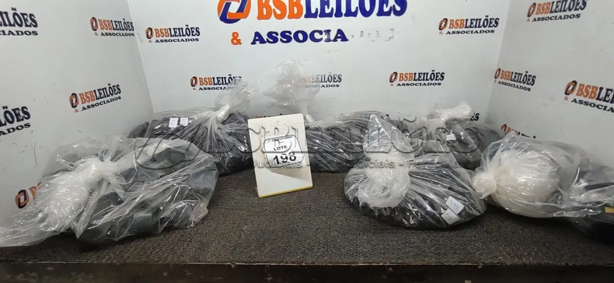 LOTE 198 - 01 LOTE COM GRANDE QUANTIDADE DE PONTEIRAS DE PLÁSTICO DIVERSAS. (NO ESTADO) ATENÇÃO! FAZER A VISITAÇÃO ANTES DE ARREMATAR, NÃO SABEMOS SE FUNCIONA, LEILÃO NÃO TEM GARANTIA E NEM DEVOLUÇÃO, SUJEITO A POSSÍVEIS AVARIAS VISÍVEIS/OCULTAS E/OU AUSÊNCIA DE COMPONENTES.