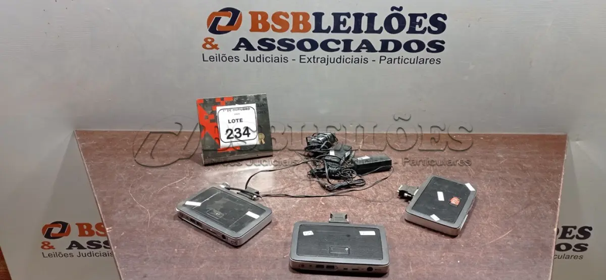 LOTE 234 - 03 MINIS PC TERMINAIS MARCA WYSE COM CABOS. (NO ESTADO) ATENÇÃO! FAZER A VISITAÇÃO ANTES DE ARREMATAR, NÃO SABEMOS SE FUNCIONA, LEILÃO NÃO TEM GARANTIA E NEM DEVOLUÇÃO, SUJEITO A POSSÍVEIS AVARIAS VISÍVEIS/OCULTAS E/OU AUSÊNCIA DE COMPONENTES.