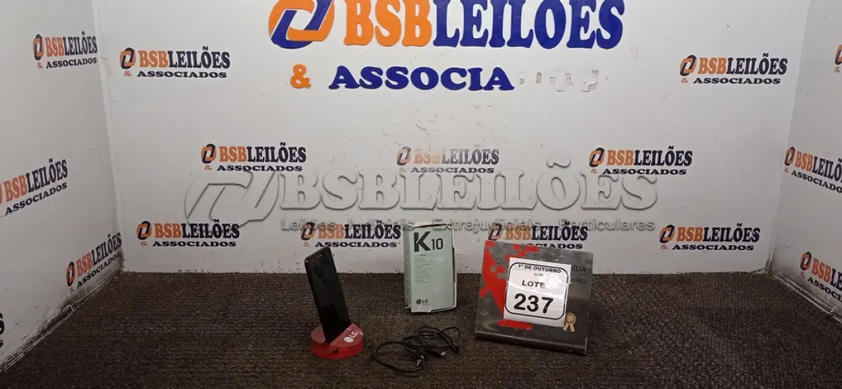 LOTE 237 - 01 CELULAR MODELO K10 MARCA LG. (NO ESTADO) ATENÇÃO! FAZER A VISITAÇÃO ANTES DE ARREMATAR, NÃO SABEMOS SE FUNCIONA, LEILÃO NÃO TEM GARANTIA E NEM DEVOLUÇÃO, SUJEITO A POSSÍVEIS AVARIAS VISÍVEIS/OCULTAS E/OU AUSÊNCIA DE COMPONENTES.