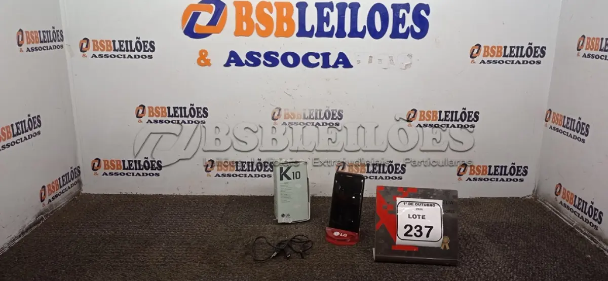 LOTE 237 - 01 CELULAR MODELO K10 MARCA LG. (NO ESTADO) ATENÇÃO! FAZER A VISITAÇÃO ANTES DE ARREMATAR, NÃO SABEMOS SE FUNCIONA, LEILÃO NÃO TEM GARANTIA E NEM DEVOLUÇÃO, SUJEITO A POSSÍVEIS AVARIAS VISÍVEIS/OCULTAS E/OU AUSÊNCIA DE COMPONENTES.