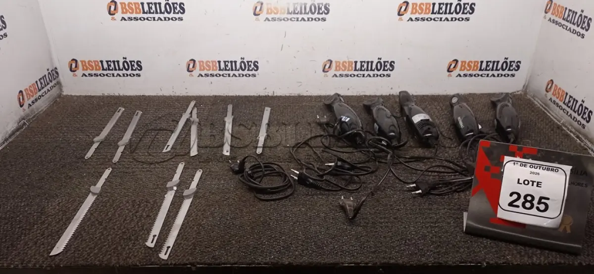 LOTE 285 - 04 FACAS ELÉTRICAS MARCA MONDIAL. (NO ESTADO) ATENÇÃO! FAZER A VISITAÇÃO ANTES DE ARREMATAR, NÃO SABEMOS SE FUNCIONA, LEILÃO NÃO TEM GARANTIA E NEM DEVOLUÇÃO, SUJEITO A POSSÍVEIS AVARIAS VISÍVEIS/OCULTAS E/OU AUSÊNCIA DE COMPONENTES.