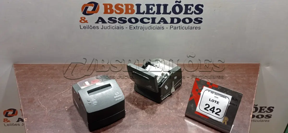 LOTE 242 - 02 IMPRESSORAS TÉRMICAS. (NO ESTADO) ATENÇÃO! FAZER A VISITAÇÃO ANTES DE ARREMATAR, NÃO SABEMOS SE FUNCIONA, LEILÃO NÃO TEM GARANTIA E NEM DEVOLUÇÃO, SUJEITO A POSSÍVEIS AVARIAS VISÍVEIS/OCULTAS E/OU AUSÊNCIA DE COMPONENTES.