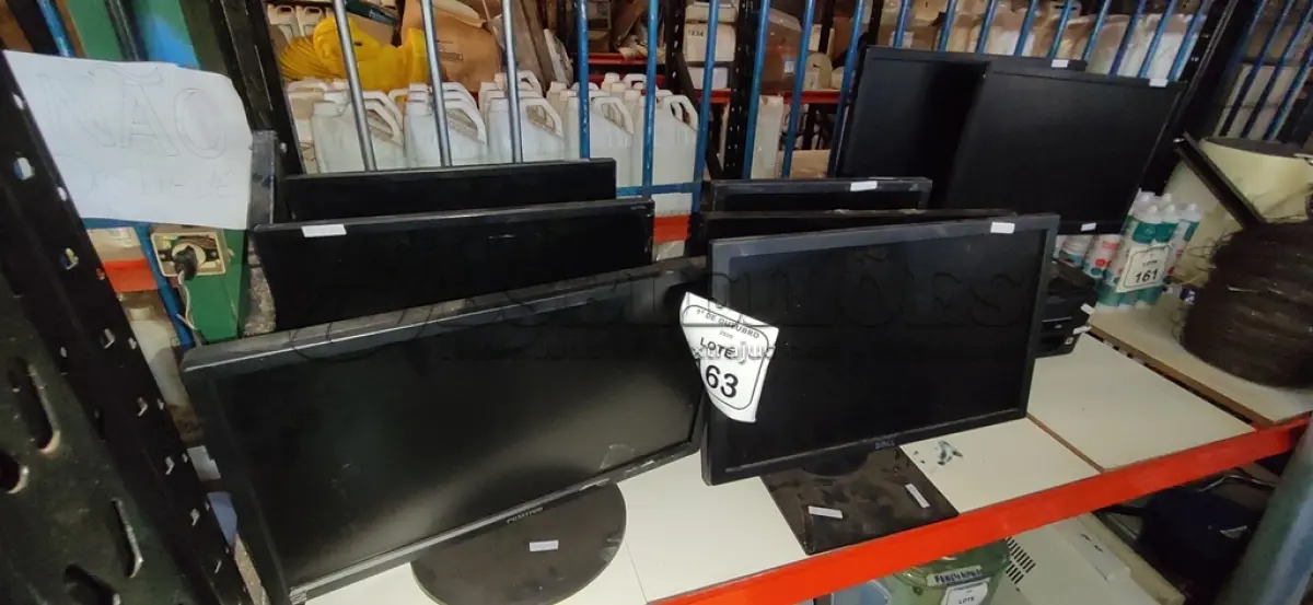 LOTE 163 - 01 IMPRESSORA MARCA EPSON E 08 MONITORES DE MARCAS E MODELOS DIVERSOS. (NO ESTADO) ATENÇÃO! FAZER A VISITAÇÃO ANTES DE ARREMATAR, NÃO SABEMOS SE FUNCIONA, LEILÃO NÃO TEM GARANTIA E NEM DEVOLUÇÃO, SUJEITO A POSSÍVEIS AVARIAS VISÍVEIS/OCULTAS E/OU AUSÊNCIA DE COMPONENTES.