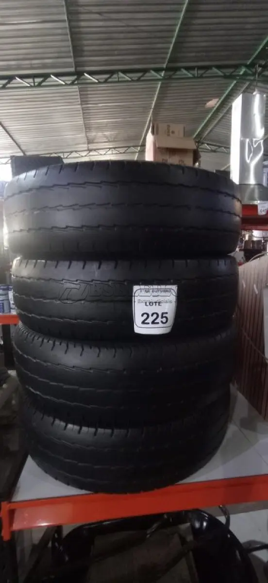 LOTE 225 - 04 PNEUS 225/75 16 USADOS. (NO ESTADO) ATENÇÃO! FAZER A VISITAÇÃO ANTES DE ARREMATAR, NÃO SABEMOS SE FUNCIONA, LEILÃO NÃO TEM GARANTIA E NEM DEVOLUÇÃO, SUJEITO A POSSÍVEIS AVARIAS VISÍVEIS/OCULTAS E/OU AUSÊNCIA DE COMPONENTES.