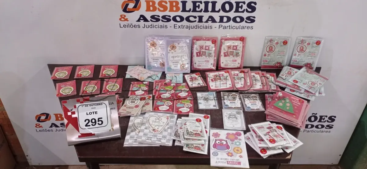 LOTE 295 - 01 LOTE COM GRANDE QUANTIDADE DE CARTÕES DE MENSAGEM. (NO ESTADO) ATENÇÃO! FAZER A VISITAÇÃO ANTES DE ARREMATAR, NÃO SABEMOS SE FUNCIONA, LEILÃO NÃO TEM GARANTIA E NEM DEVOLUÇÃO, SUJEITO A POSSÍVEIS AVARIAS VISÍVEIS/OCULTAS E/OU AUSÊNCIA DE COMPONENTES.