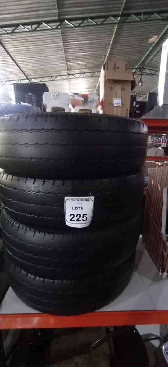 LOTE 225 - 04 PNEUS 225/75 16 USADOS. (NO ESTADO) ATENÇÃO! FAZER A VISITAÇÃO ANTES DE ARREMATAR, NÃO SABEMOS SE FUNCIONA, LEILÃO NÃO TEM GARANTIA E NEM DEVOLUÇÃO, SUJEITO A POSSÍVEIS AVARIAS VISÍVEIS/OCULTAS E/OU AUSÊNCIA DE COMPONENTES.
