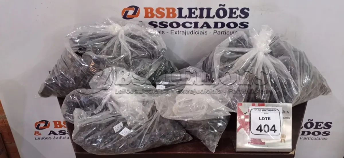 LOTE 404 - 01 LOTE COM GRANDE QUANTIDADE DE PONTEIRAS DE PLÁSTICO. (NO ESTADO) ATENÇÃO! FAZER A VISITAÇÃO ANTES DE ARREMATAR, NÃO SABEMOS SE FUNCIONA, LEILÃO NÃO TEM GARANTIA E NEM DEVOLUÇÃO, SUJEITO A POSSÍVEIS AVARIAS VISÍVEIS/OCULTAS E/OU AUSÊNCIA DE COMPONENTES.