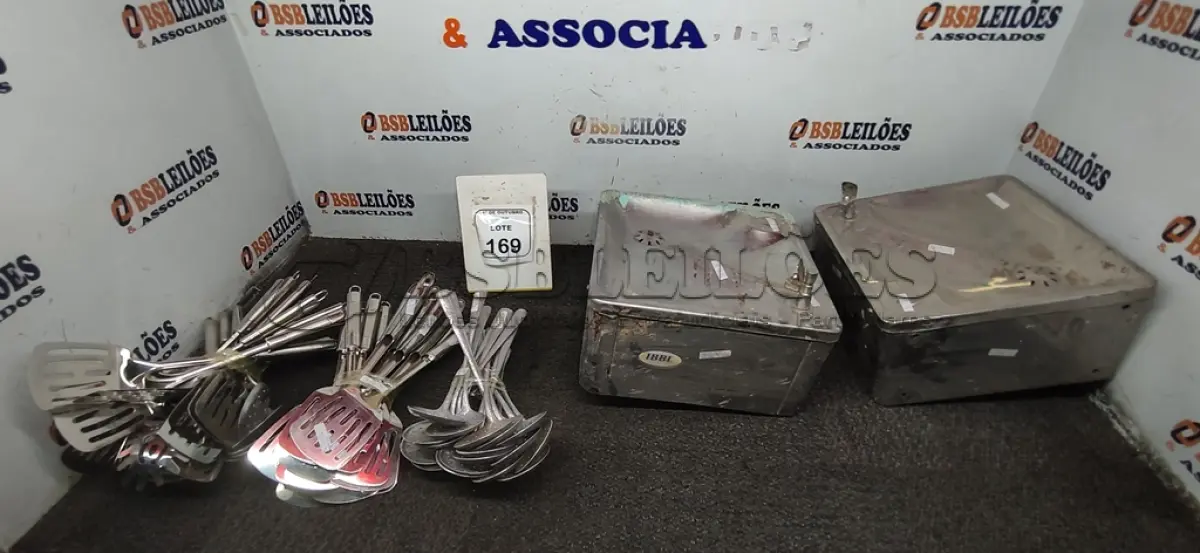 LOTE 169 - 02 BEBEDOUROS DE PAREDE, 20 ESCUMADEIRAS EM INOX, 20 ESCUMADEIRAS EM ALUMÍNIO E 22 COLHERES DE COZINHA. (NO ESTADO) ATENÇÃO! FAZER A VISITAÇÃO ANTES DE ARREMATAR, NÃO SABEMOS SE FUNCIONA, LEILÃO NÃO TEM GARANTIA E NEM DEVOLUÇÃO, SUJEITO A POSSÍVEIS AVARIAS VISÍVEIS/OCULTAS E/OU AUSÊNCIA DE COMPONENTES.