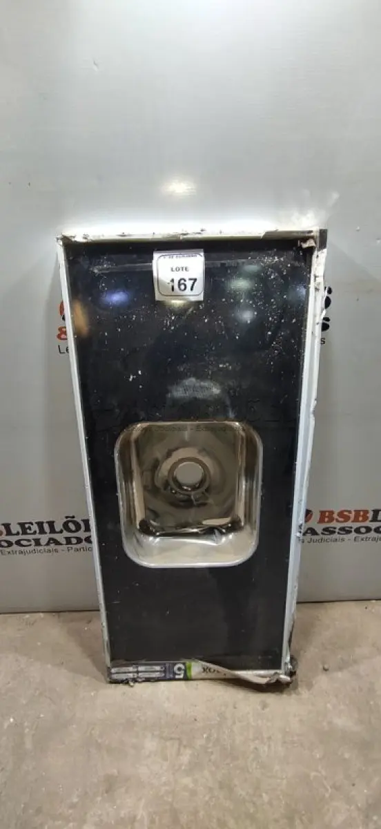 LOTE 167 - 01 PIA COM CUBA DE 0,50X1,20M. (NO ESTADO) ATENÇÃO! FAZER A VISITAÇÃO ANTES DE ARREMATAR, NÃO SABEMOS SE FUNCIONA, LEILÃO NÃO TEM GARANTIA E NEM DEVOLUÇÃO, SUJEITO A POSSÍVEIS AVARIAS VISÍVEIS/OCULTAS E/OU AUSÊNCIA DE COMPONENTES.