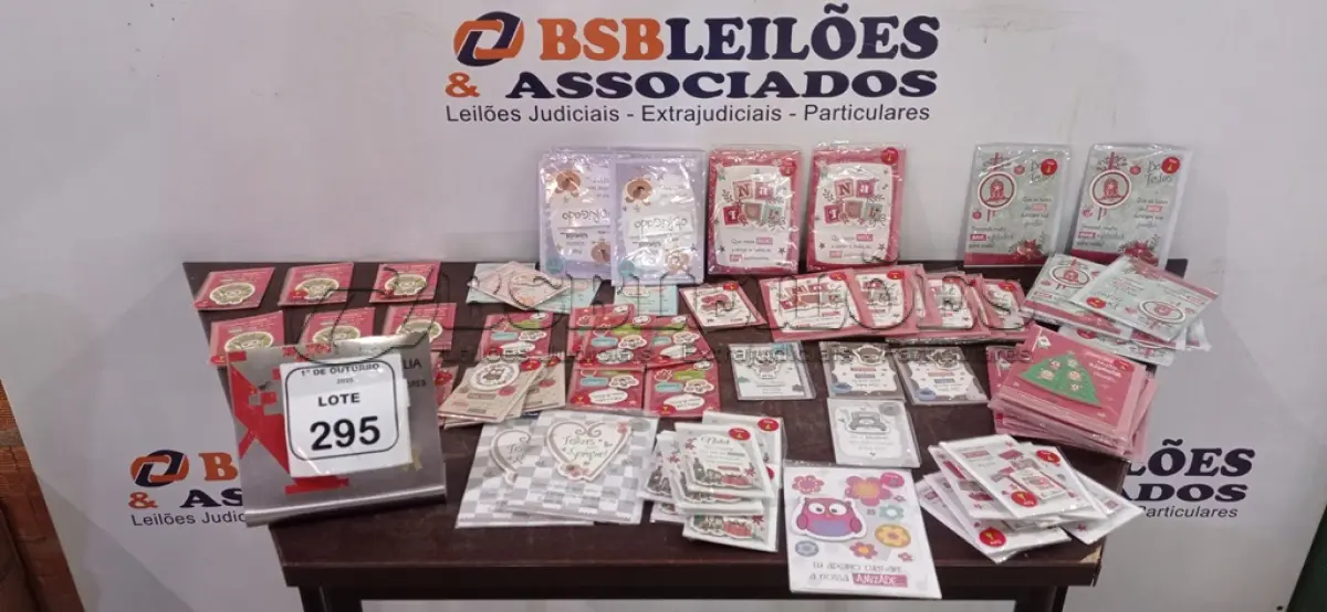 LOTE 295 - 01 LOTE COM GRANDE QUANTIDADE DE CARTÕES DE MENSAGEM. (NO ESTADO) ATENÇÃO! FAZER A VISITAÇÃO ANTES DE ARREMATAR, NÃO SABEMOS SE FUNCIONA, LEILÃO NÃO TEM GARANTIA E NEM DEVOLUÇÃO, SUJEITO A POSSÍVEIS AVARIAS VISÍVEIS/OCULTAS E/OU AUSÊNCIA DE COMPONENTES.