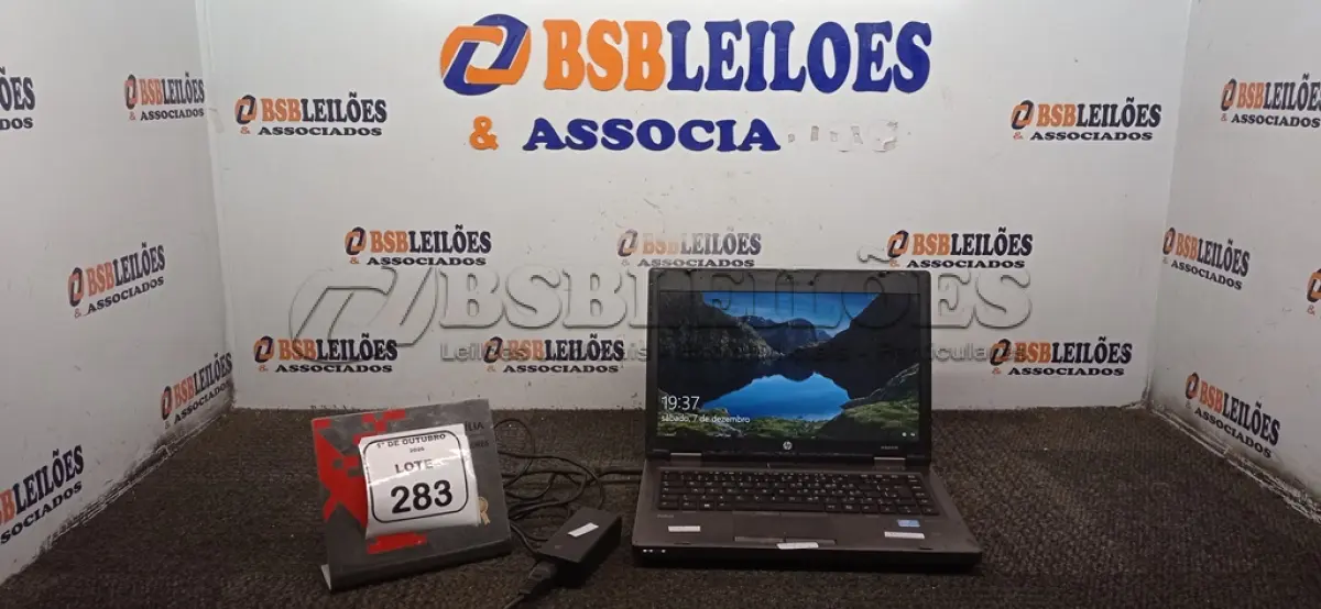 LOTE 283 - 01 NOTEBOOK MARCA HP COM FONTE. (NO ESTADO) ATENÇÃO! FAZER A VISITAÇÃO ANTES DE ARREMATAR, NÃO SABEMOS SE FUNCIONA, LEILÃO NÃO TEM GARANTIA E NEM DEVOLUÇÃO, SUJEITO A POSSÍVEIS AVARIAS VISÍVEIS/OCULTAS E/OU AUSÊNCIA DE COMPONENTES.