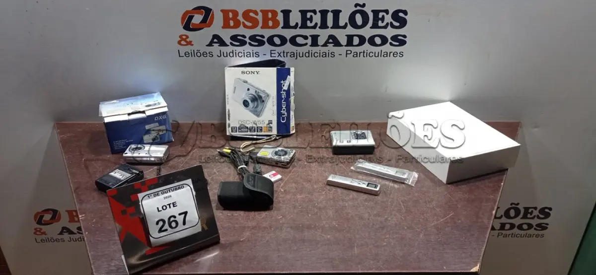 LOTE 267 - 02 CÂMERAS DIGITAIS E 03 GRAVADORES DE VOZ. (NO ESTADO) ATENÇÃO! FAZER A VISITAÇÃO ANTES DE ARREMATAR, NÃO SABEMOS SE FUNCIONA, LEILÃO NÃO TEM GARANTIA E NEM DEVOLUÇÃO, SUJEITO A POSSÍVEIS AVARIAS VISÍVEIS/OCULTAS E/OU AUSÊNCIA DE COMPONENTES.