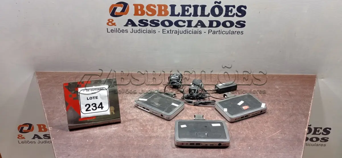 LOTE 234 - 03 MINIS PC TERMINAIS MARCA WYSE COM CABOS. (NO ESTADO) ATENÇÃO! FAZER A VISITAÇÃO ANTES DE ARREMATAR, NÃO SABEMOS SE FUNCIONA, LEILÃO NÃO TEM GARANTIA E NEM DEVOLUÇÃO, SUJEITO A POSSÍVEIS AVARIAS VISÍVEIS/OCULTAS E/OU AUSÊNCIA DE COMPONENTES.
