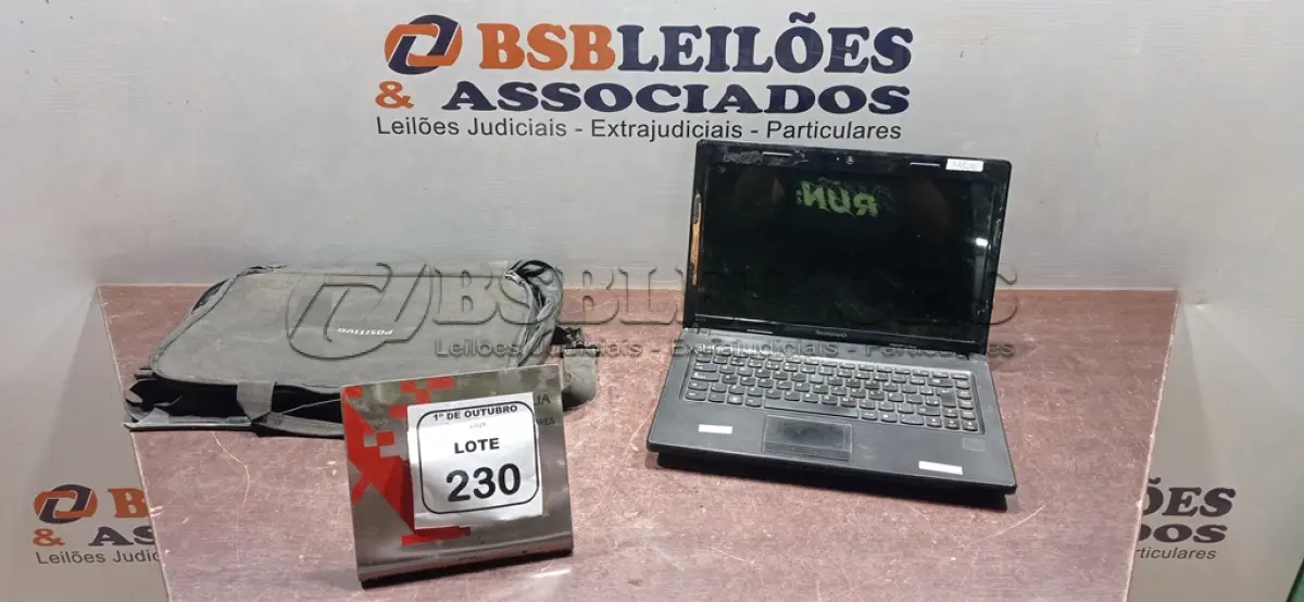 LOTE 230 - 01 NOTEBOOK MARCA LENOVO COM BOLSA SEM FONTE. (NO ESTADO) ATENÇÃO! FAZER A VISITAÇÃO ANTES DE ARREMATAR, NÃO SABEMOS SE FUNCIONA, LEILÃO NÃO TEM GARANTIA E NEM DEVOLUÇÃO, SUJEITO A POSSÍVEIS AVARIAS VISÍVEIS/OCULTAS E/OU AUSÊNCIA DE COMPONENTES.