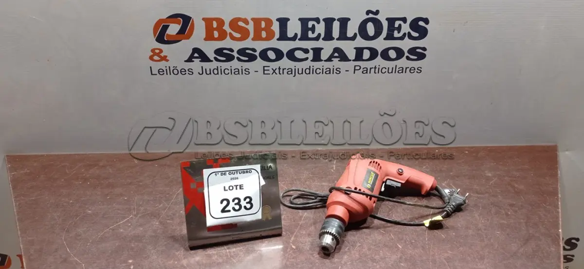 LOTE 233 - 01 FURADEIRA 220V MARCA SCHULZ. (NO ESTADO) ATENÇÃO! FAZER A VISITAÇÃO ANTES DE ARREMATAR, NÃO SABEMOS SE FUNCIONA, LEILÃO NÃO TEM GARANTIA E NEM DEVOLUÇÃO, SUJEITO A POSSÍVEIS AVARIAS VISÍVEIS/OCULTAS E/OU AUSÊNCIA DE COMPONENTES.