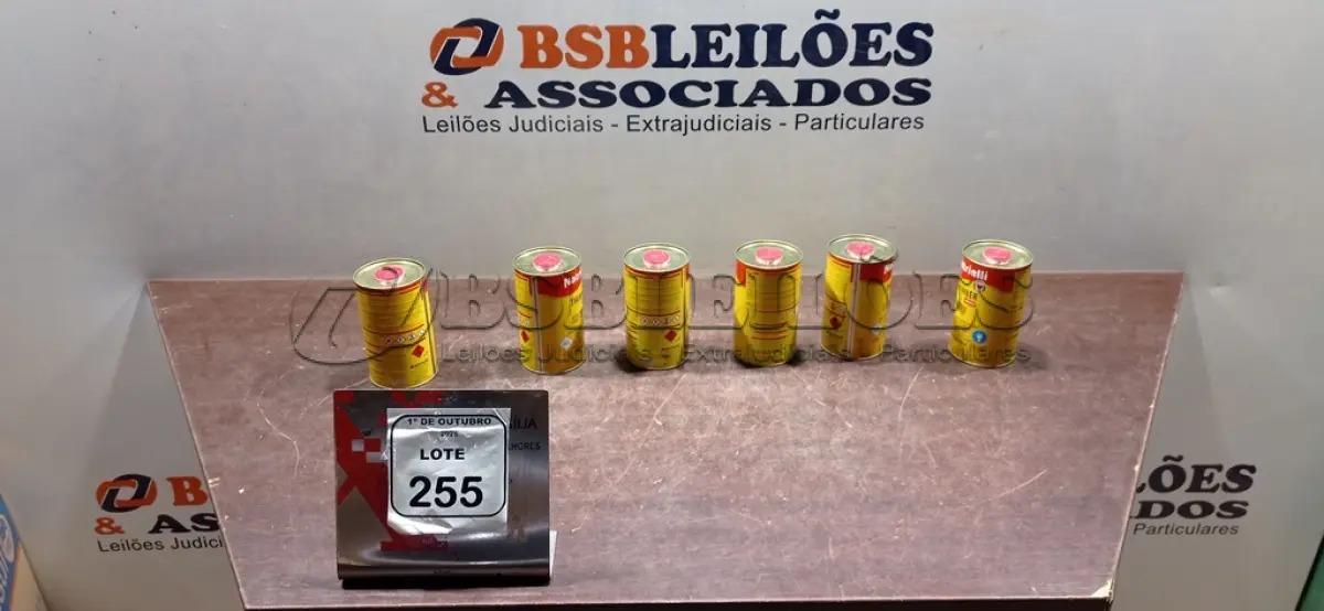 LOTE 255 - 06 LATAS DE THINNER PREMIUM DE 450ML CADA MARCA NATRIELLI. (NO ESTADO) ATENÇÃO! FAZER A VISITAÇÃO ANTES DE ARREMATAR, NÃO SABEMOS SE FUNCIONA, LEILÃO NÃO TEM GARANTIA E NEM DEVOLUÇÃO, SUJEITO A POSSÍVEIS AVARIAS VISÍVEIS/OCULTAS E/OU AUSÊNCIA DE COMPONENTES.