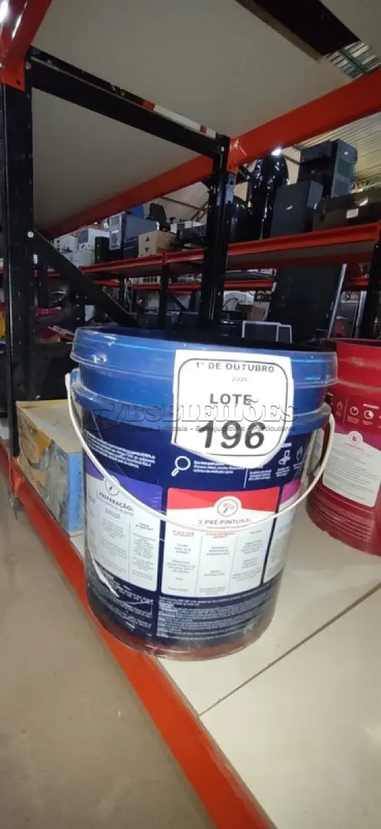 LOTE 196 - 01 BALDE DE TINTA ACRÍLICA NA COR BRANCO GELO FOSCO DE 18L MARCA DUCRYL. (NO ESTADO) ATENÇÃO! FAZER A VISITAÇÃO ANTES DE ARREMATAR, NÃO SABEMOS SE FUNCIONA, LEILÃO NÃO TEM GARANTIA E NEM DEVOLUÇÃO, SUJEITO A POSSÍVEIS AVARIAS VISÍVEIS/OCULTAS E/OU AUSÊNCIA DE COMPONENTES.