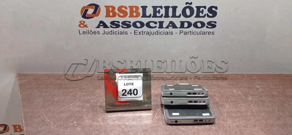 LOTE 240 - 03 MINIS PC TERMINAIS MARCA WYSE SEM CABOS. (NO ESTADO) ATENÇÃO! FAZER A VISITAÇÃO ANTES DE ARREMATAR, NÃO SABEMOS SE FUNCIONA, LEILÃO NÃO TEM GARANTIA E NEM DEVOLUÇÃO, SUJEITO A POSSÍVEIS AVARIAS VISÍVEIS/OCULTAS E/OU AUSÊNCIA DE COMPONENTES.