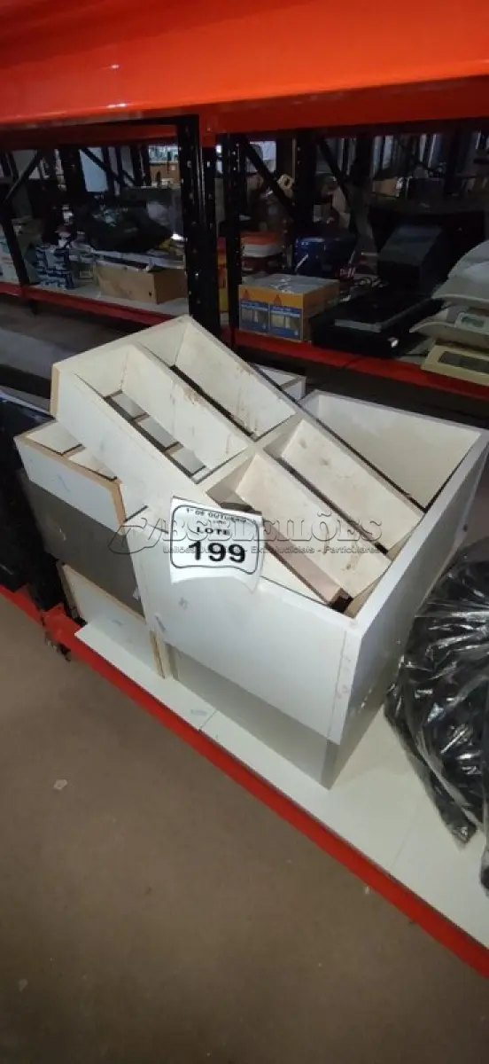 LOTE 199 - 01 LOTE COM VÁRIOS NICHOS DE MADEIRA. (NO ESTADO) ATENÇÃO! FAZER A VISITAÇÃO ANTES DE ARREMATAR, NÃO SABEMOS SE FUNCIONA, LEILÃO NÃO TEM GARANTIA E NEM DEVOLUÇÃO, SUJEITO A POSSÍVEIS AVARIAS VISÍVEIS/OCULTAS E/OU AUSÊNCIA DE COMPONENTES.