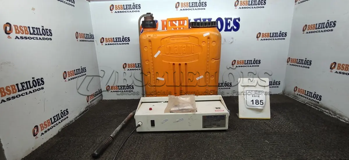 LOTE 185 - 01 PULVERIZADOR COSTAL E 01 SELADORA. (NO ESTADO) ATENÇÃO! FAZER A VISITAÇÃO ANTES DE ARREMATAR, NÃO SABEMOS SE FUNCIONA, LEILÃO NÃO TEM GARANTIA E NEM DEVOLUÇÃO, SUJEITO A POSSÍVEIS AVARIAS VISÍVEIS/OCULTAS E/OU AUSÊNCIA DE COMPONENTES.