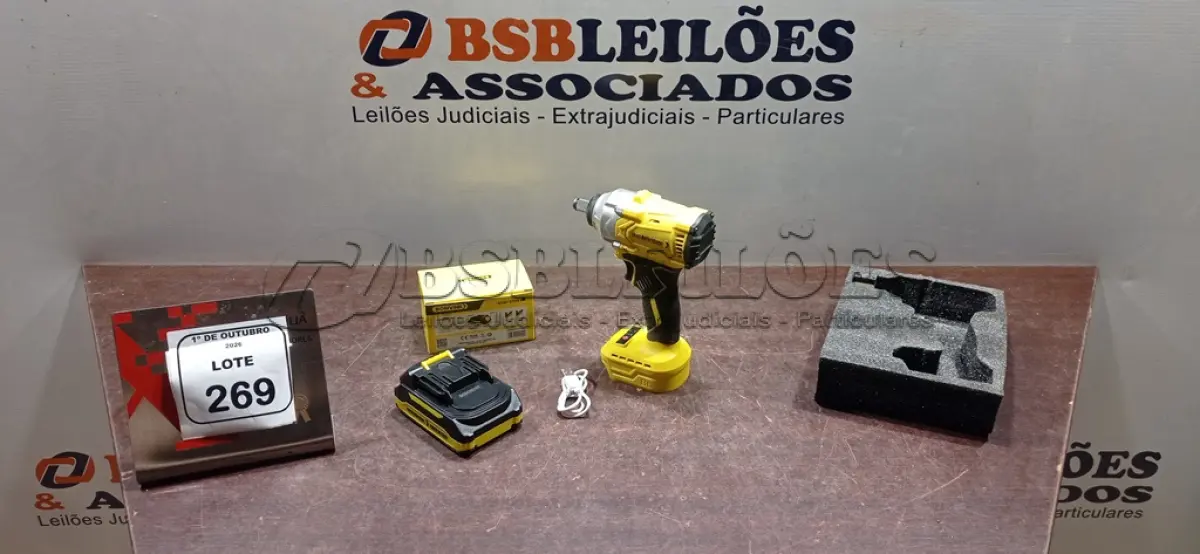 LOTE 269 - 01 CHAVE IMPACTO 21V COM CARREGADOR USB MARCA BOMVINK (NOVO). (NO ESTADO) ATENÇÃO! FAZER A VISITAÇÃO ANTES DE ARREMATAR, NÃO SABEMOS SE FUNCIONA, LEILÃO NÃO TEM GARANTIA E NEM DEVOLUÇÃO, SUJEITO A POSSÍVEIS AVARIAS VISÍVEIS/OCULTAS E/OU AUSÊNCIA DE COMPONENTES.